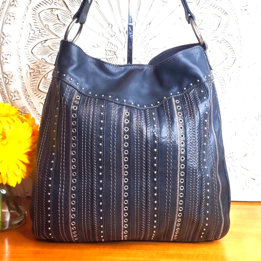 Vintage Fossil Black Leather Studded Shoulder Bag #75082
